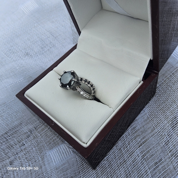 BLACK DIAMOND 2.5CT ROUND BLACK DIAMOND RING - Picture 3 of 9